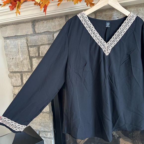 SHEIN CURVE CONTRAST LACE LONG-SLEEVE BLOUSE BLACK/TAN 0XL WOMEN - Picture 4 of 15